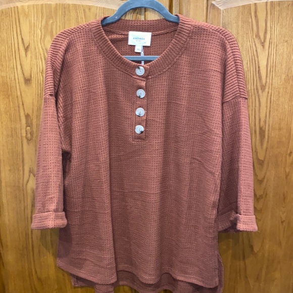 ANDREE BY UNIT Tops - NWT Andree By Unit rust waffle top size medium